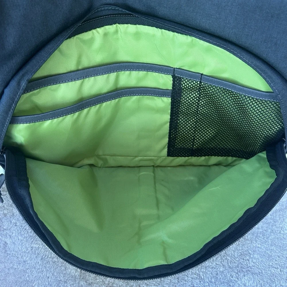 Kelty Versant Crossbody Messenger Bag Gray Padded New With tags!